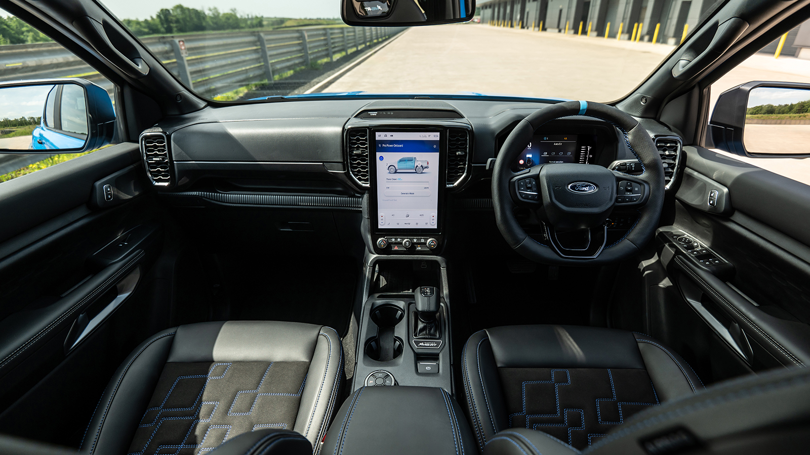 Ford: Πρεμιέρα για τα Ranger MS-RT PHEV και E-Tourneo Custom MS-RT